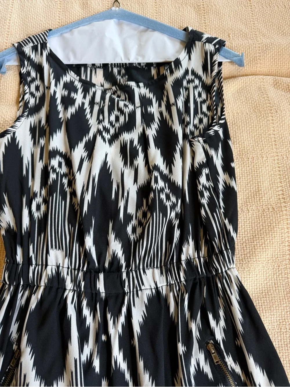Speed Control Black and White Sleeveless Patterned Dress